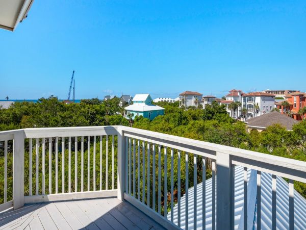 Luxury Vacation Home just a 3 Minute Walk from the Beach